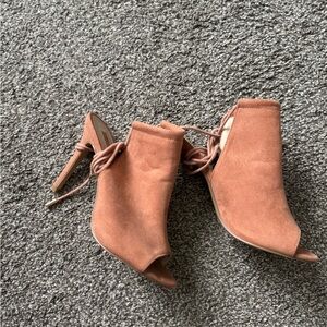 Women's Open-Toe Suede Heeled Sandals in Rust